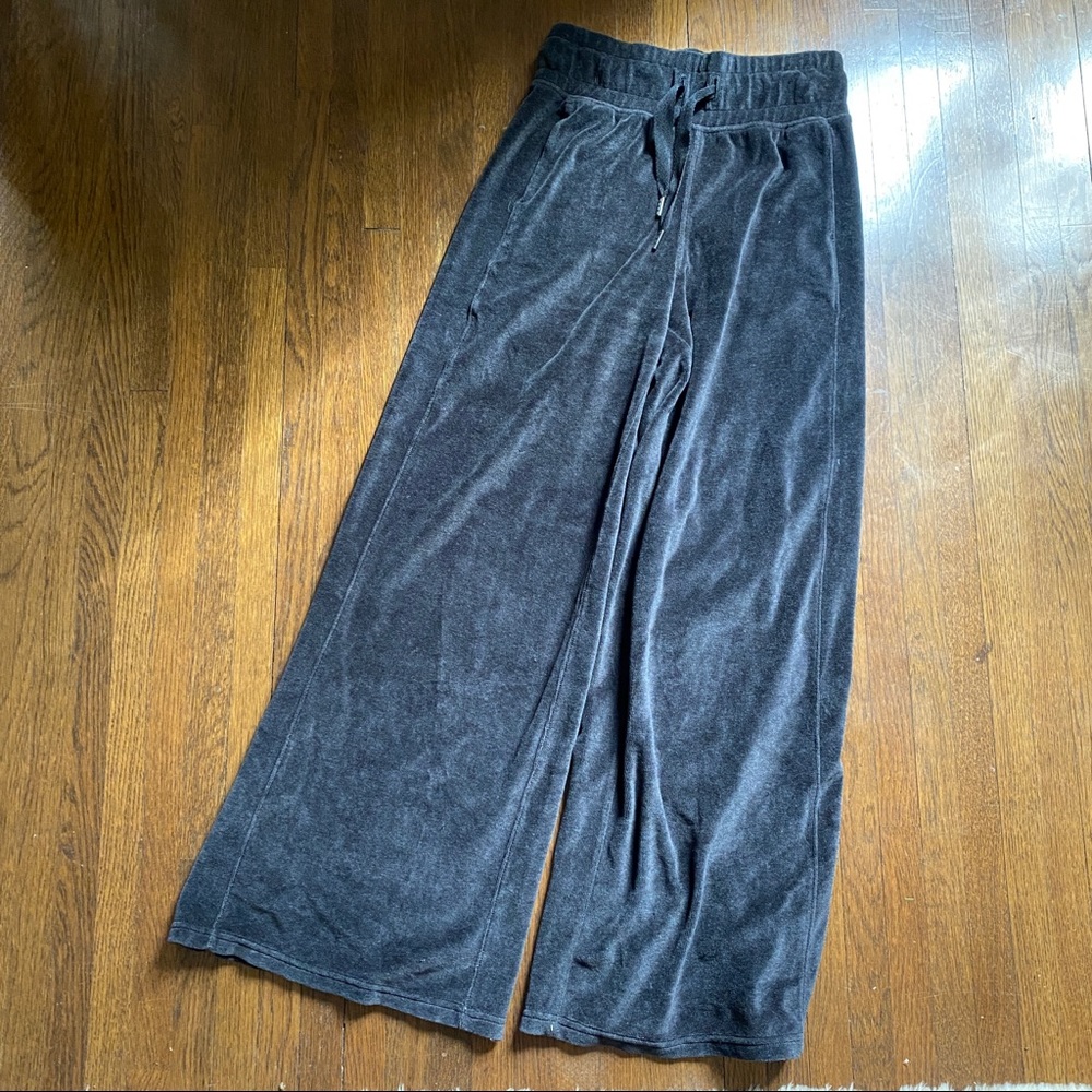 Grey Lululemon Wide Leg Pants Sweats Size 2